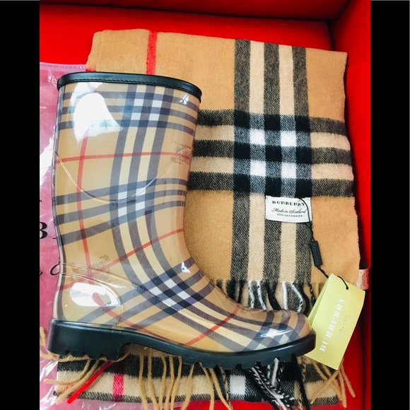Burberry rubber rain boots - Size 39 / US 9 - Picture 2 of 6